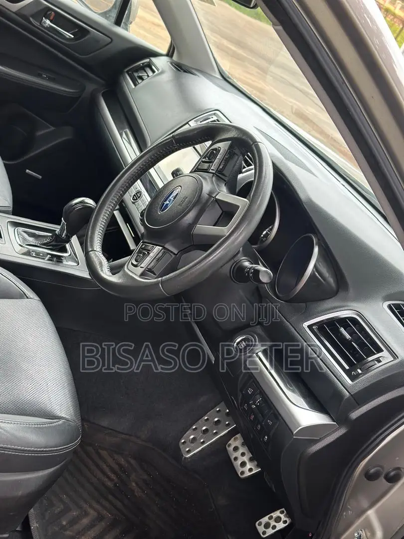 Subaru Outback 2.5i Premium AWD 2016 Gold