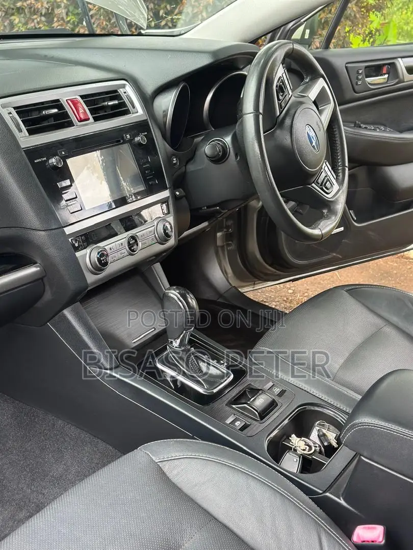 Subaru Outback 2.5i Premium AWD 2016 Gold