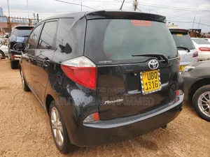 Toyota Ractis 2015 Black