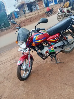 Bajaj Boxer 125 2024 Red