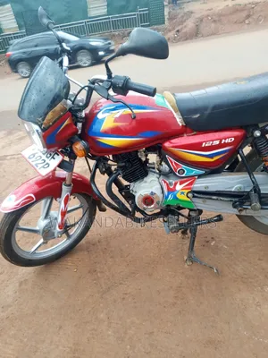 Bajaj Boxer 125 2024 Red