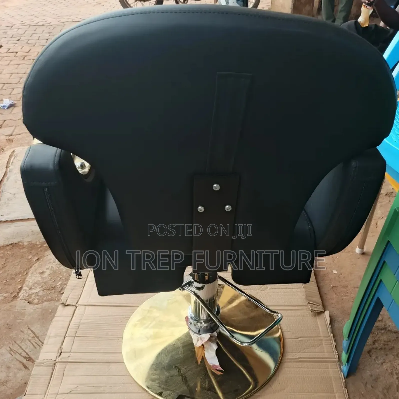 Saloon Stalling Chair