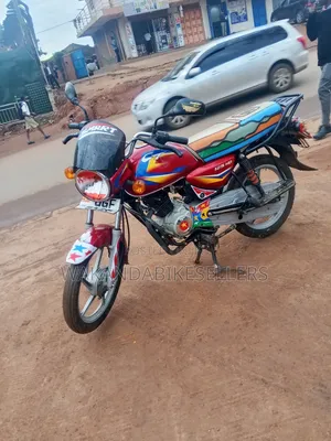 Bajaj Boxer 125 2024 Red