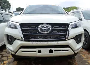 Toyota Fortuner 2.8 D AWD 2021 White