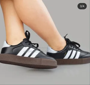 Adidas Sneakers