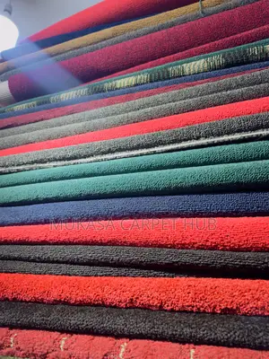 Premium Wool Carpet – Classic Design