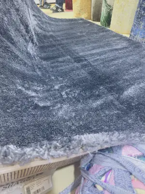 Soft Fluffy Wool Rug – Modern Interior Style