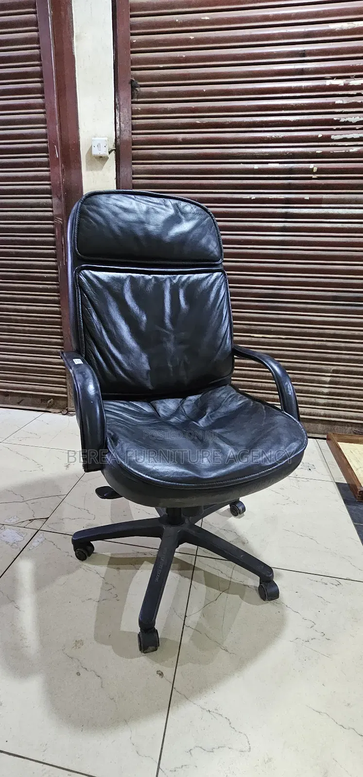 Comfortable Unique Pure Leather Executive Chair