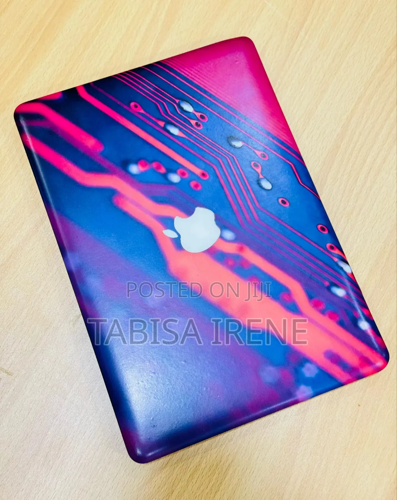 New Laptop Apple MacBook Pro 8GB Intel Core i5 SSD 512GB