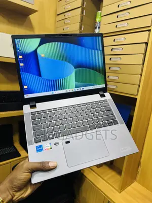 New Laptop Acer TravelMate P2 8GB Intel Core i5 SSD 512GB
