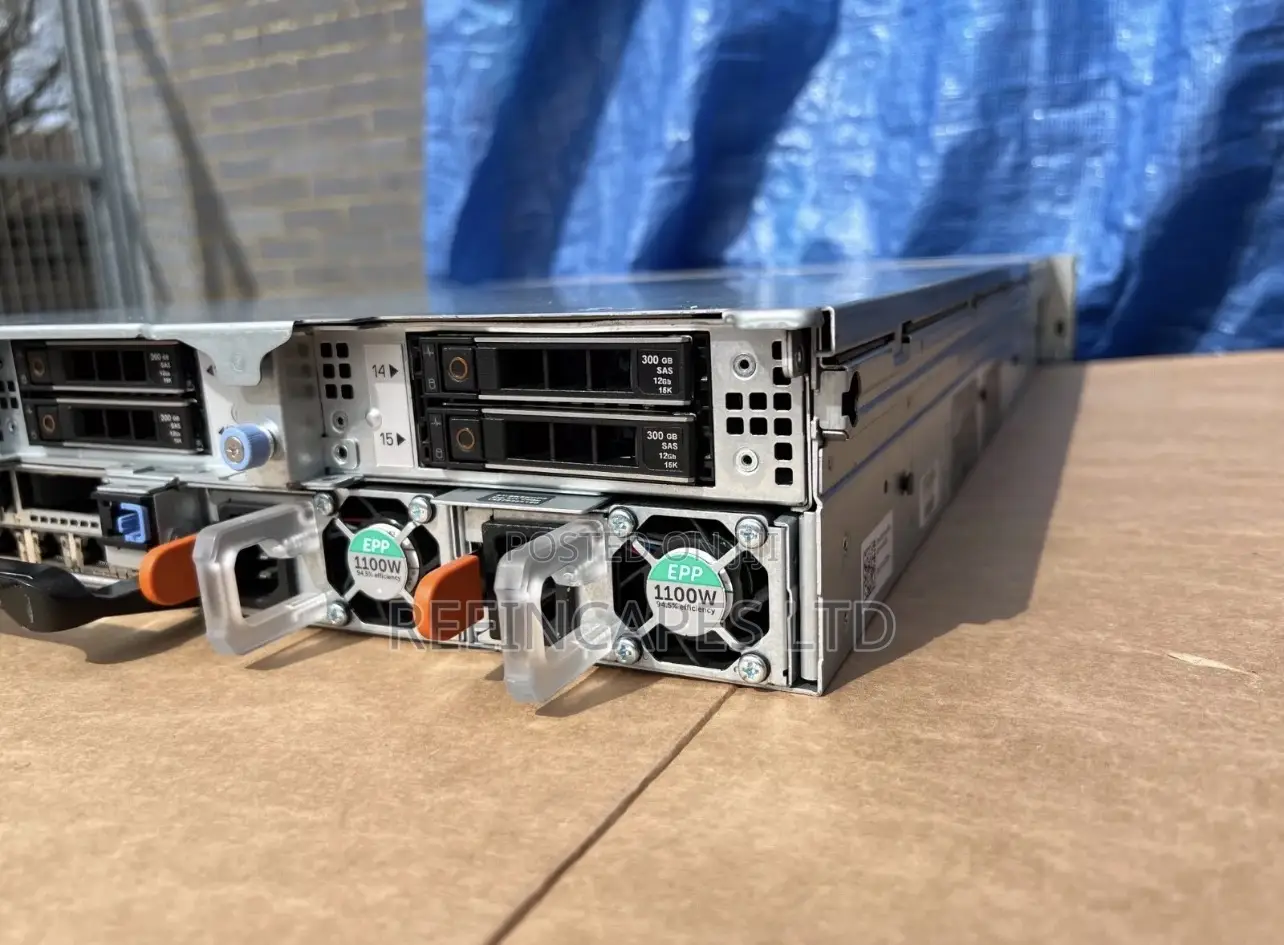 Server Dell PowerEdge R740xd 32GB Intel Xeon HDD+SSD 1T