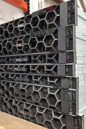 Server Dell PowerEdge R740xd 32GB Intel Xeon HDD+SSD 1T