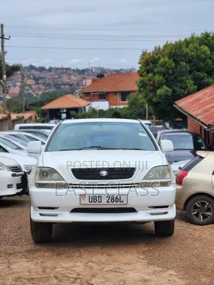 Toyota Harrier 2.2 16V 2002 White