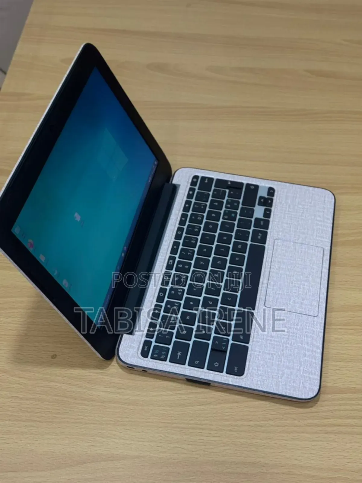 New Laptop HP Chromebook X2 4GB Intel Core i5 SSD 128GB