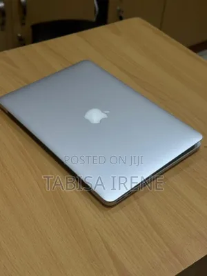 New Laptop Apple MacBook Pro 2015 8GB Intel Core i5 SSD 512GB