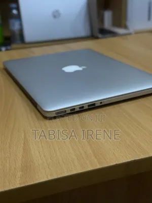 New Laptop Apple MacBook Pro 2015 8GB Intel Core i5 SSD 512GB
