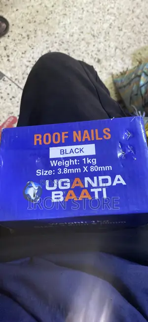 Uganda Baati Nails