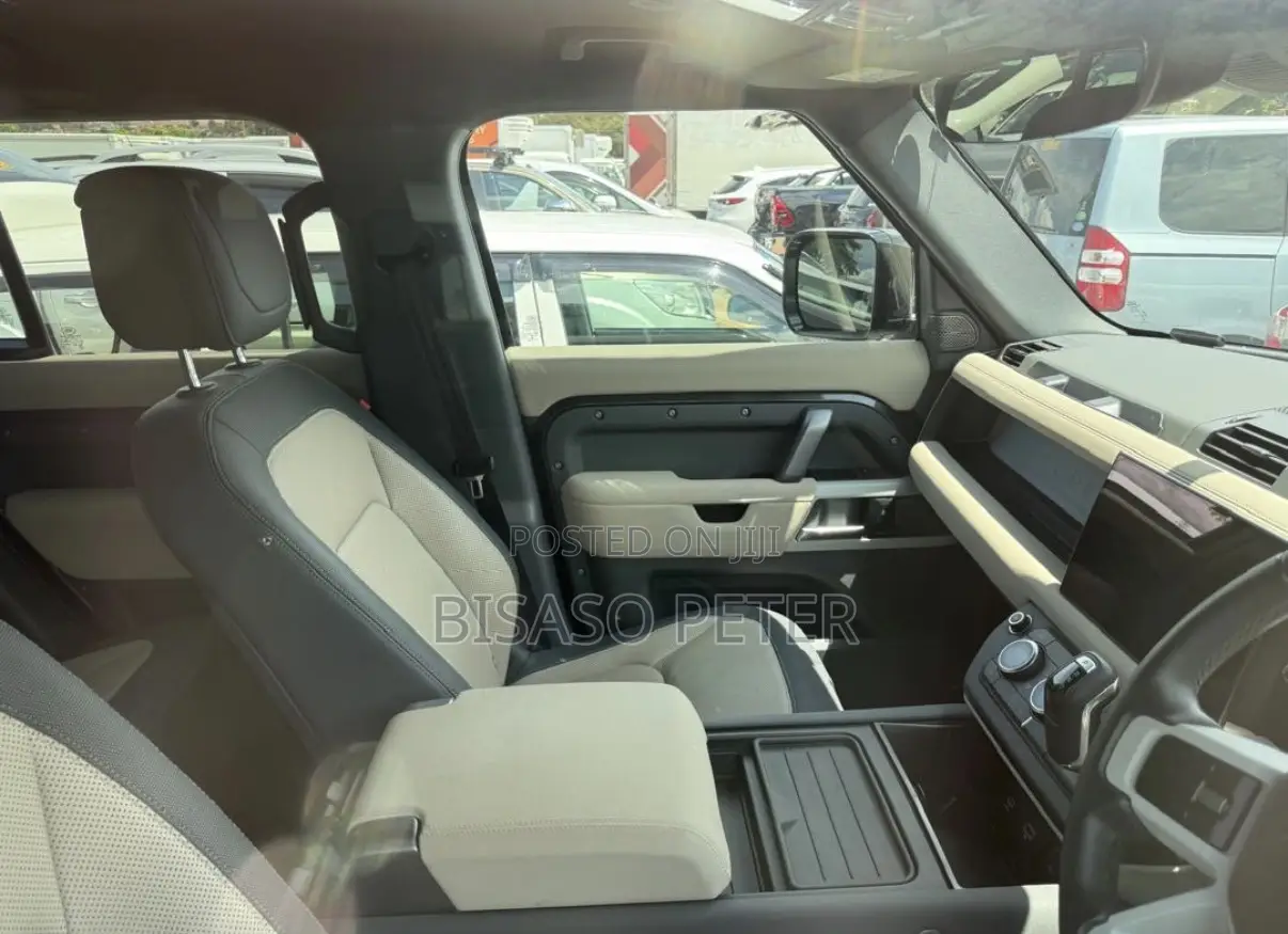 Land Rover Defender 2023 Blue