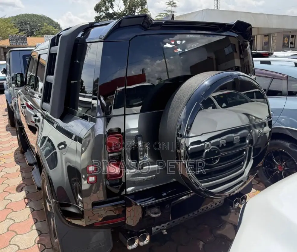 Land Rover Defender 2023 Blue