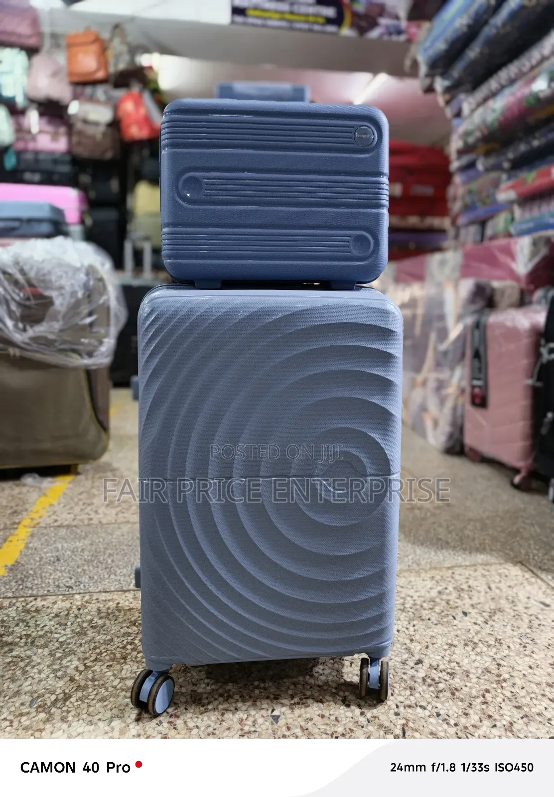 Executive Plastic Suitcase Set. Medium and Beauty Case