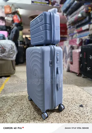 Executive Plastic Suitcase Set. Medium and Beauty Case