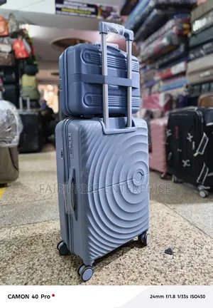 Executive Plastic Suitcase Set. Medium and Beauty Case