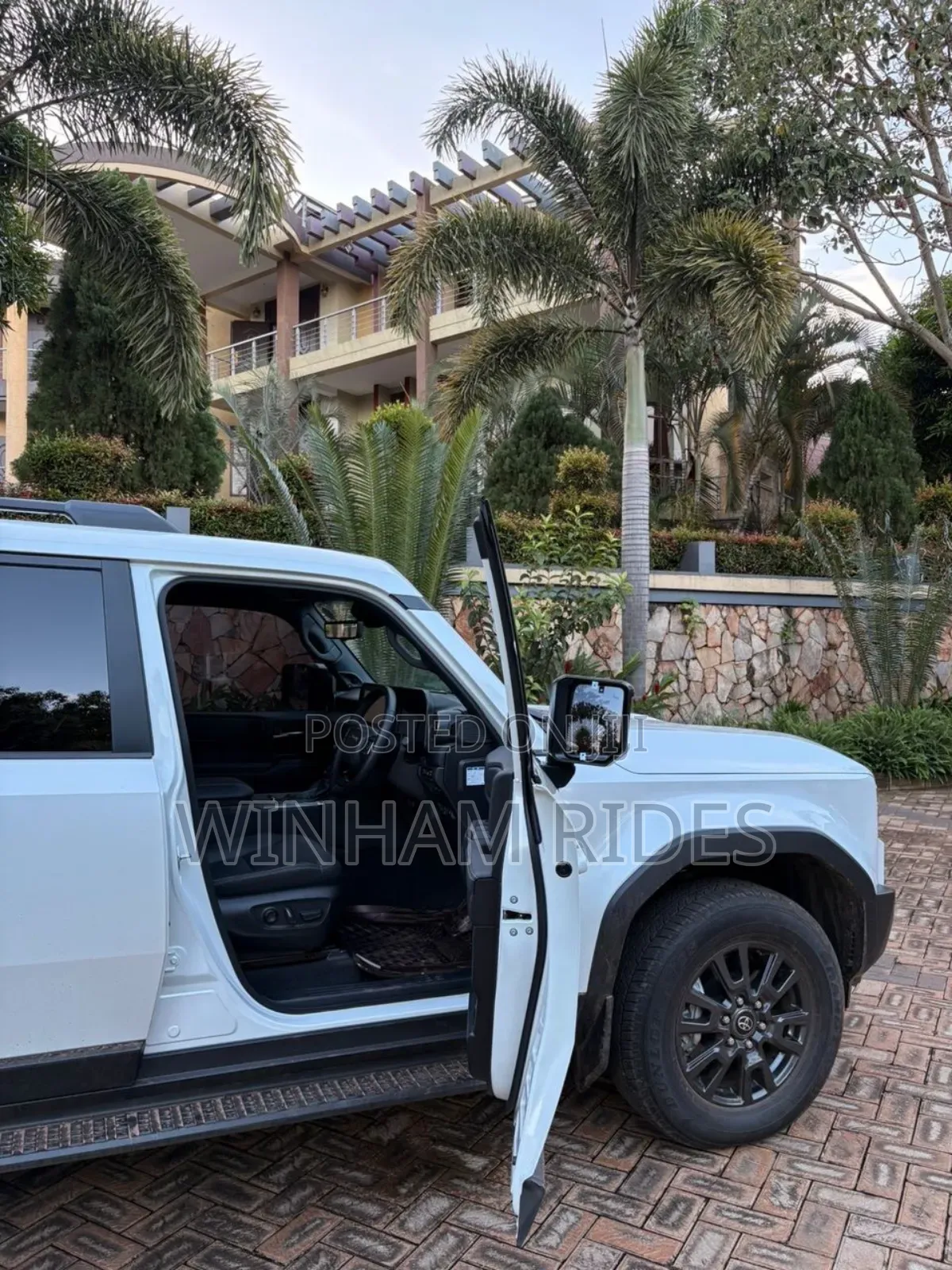 Prado Tx for Hire at Selfdrive/Chauffeur Services.