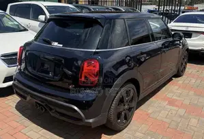 Mini Cooper 2023 Blue