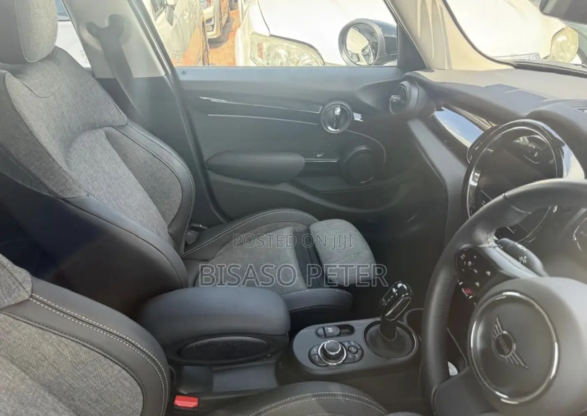 Mini Cooper 2023 Blue