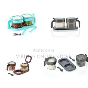 2-Piece Spice Jar Set With a Tray - Multicolor