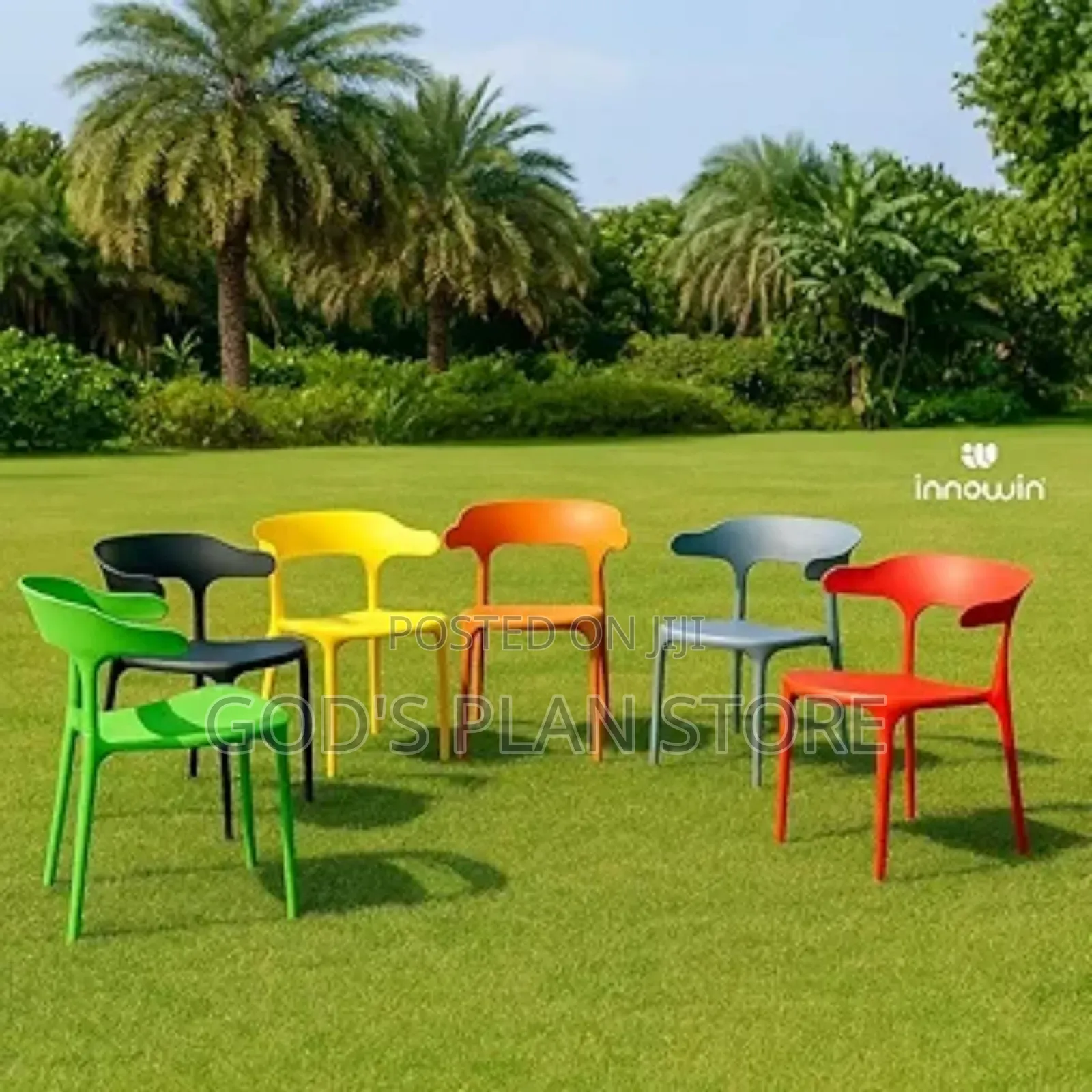 Sculptural Plastic Chairs Plastic Chairs