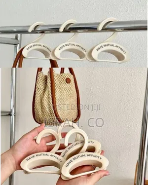 6-piece Pack Of Ergonomic Closet Handbag Hangers