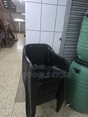 Priority Sofa Plastic Chairs Plastic Chairs