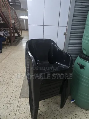 Priority Sofa Plastic Chairs Plastic Chairs