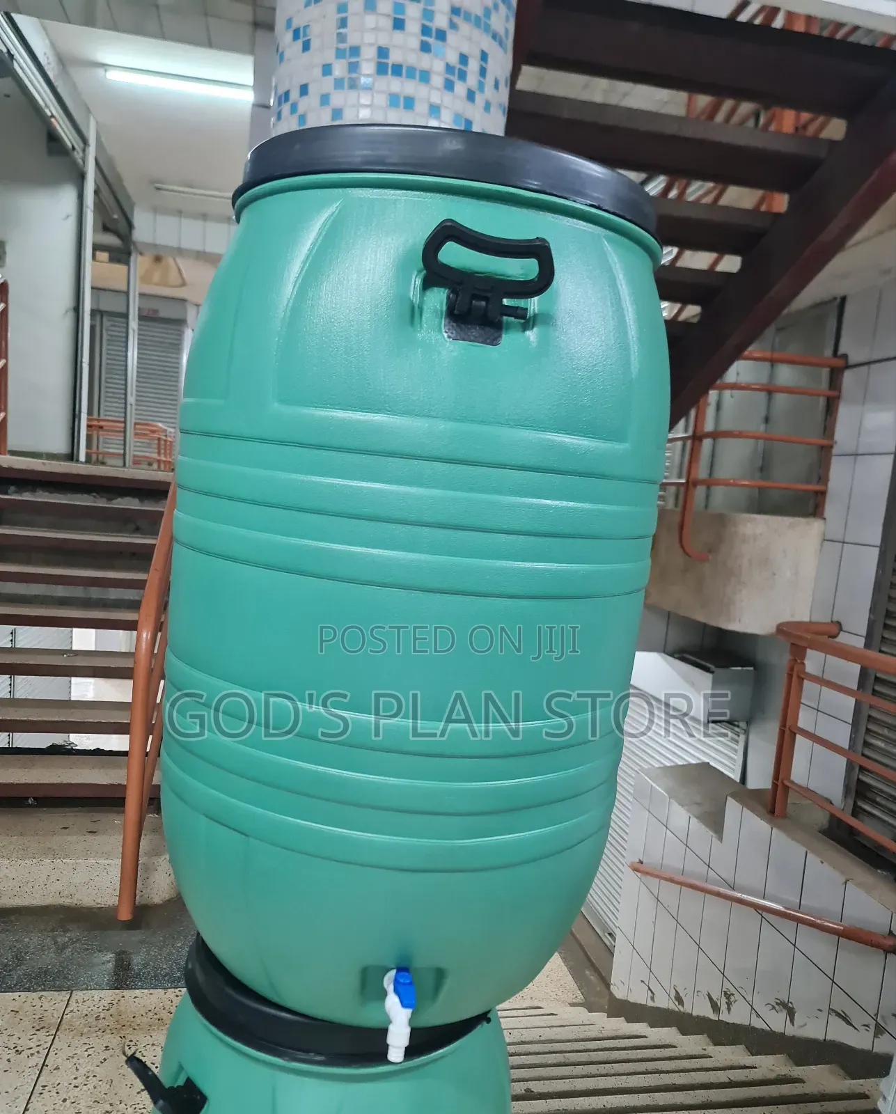 Mechadize Plastic Water Tank With Tap 240litres