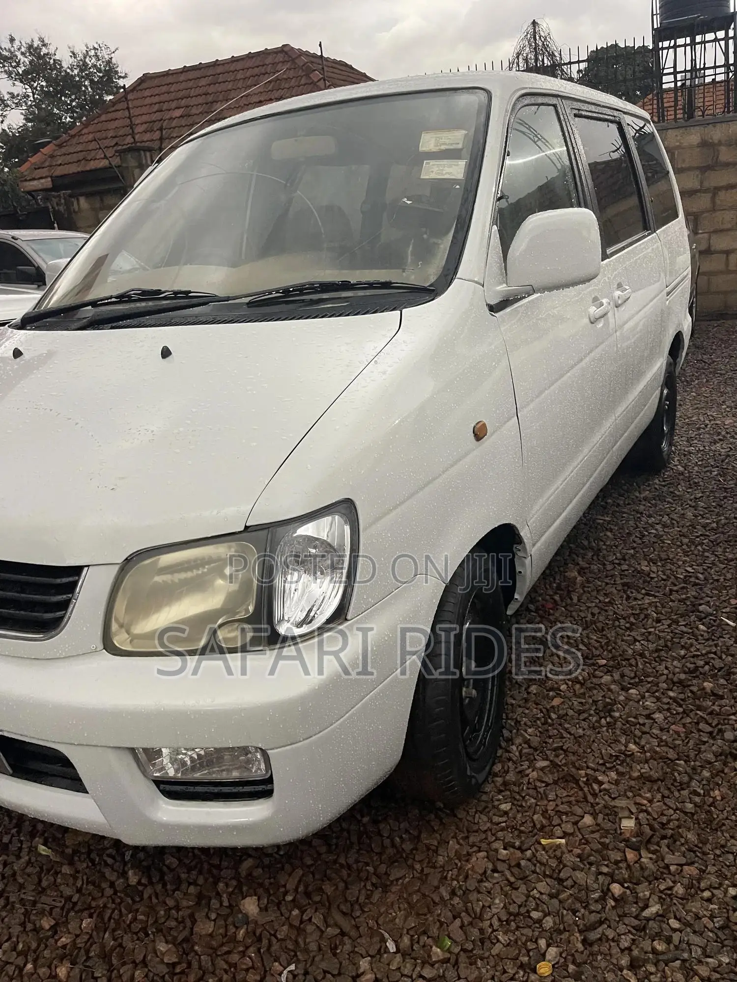 Toyota Noah 2002 White