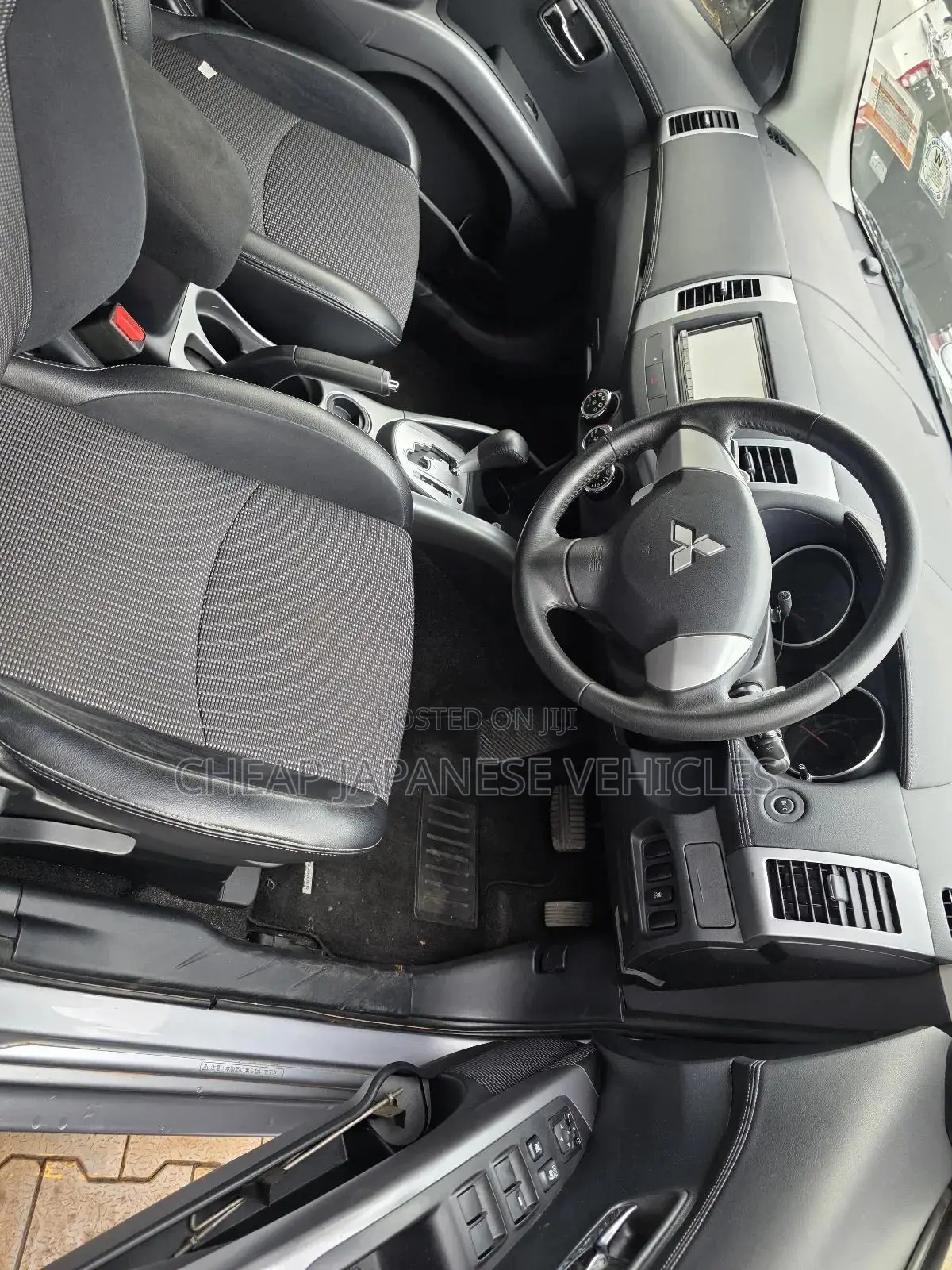 Mitsubishi Outlander 2012 Silver
