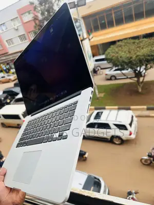 Laptop Apple MacBook Pro 2015 16GB Intel Core i7 SSD 256GB