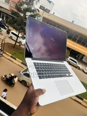 Laptop Apple MacBook Pro 2015 16GB Intel Core i7 SSD 256GB