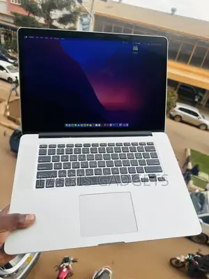 Laptop Apple MacBook Pro 2015 16GB Intel Core i7 SSD 256GB