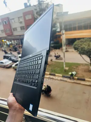 Laptop Dell Latitude 7390 8GB Intel Core i5 SSD 256GB