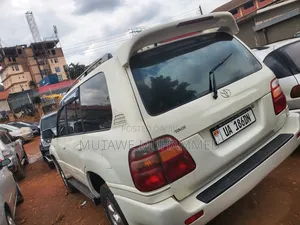 Toyota Land Cruiser 2006 White