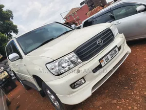 Toyota Land Cruiser 2006 White
