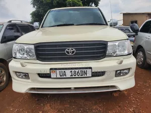 Toyota Land Cruiser 2006 White