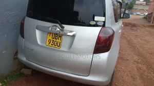 Toyota Ractis 2008 Silver