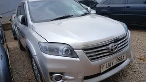 Toyota Vanguard 2010 Silver
