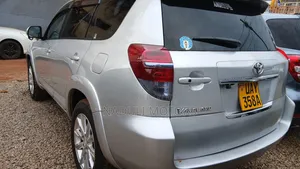 Toyota Vanguard 2010 Silver