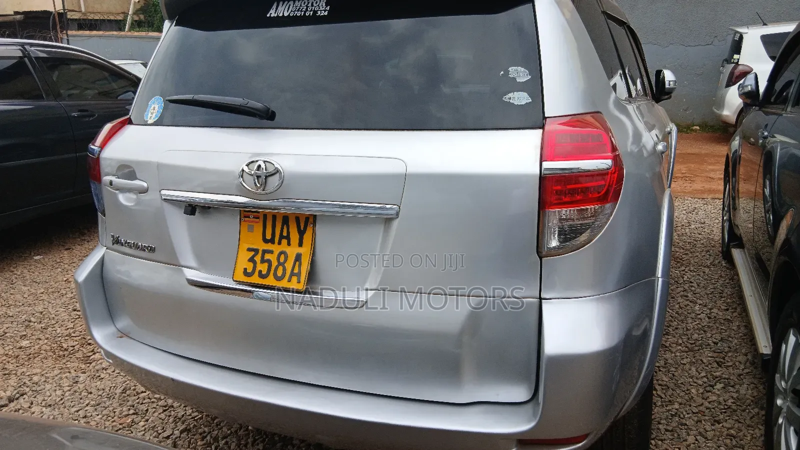 Toyota Vanguard 2010 Silver