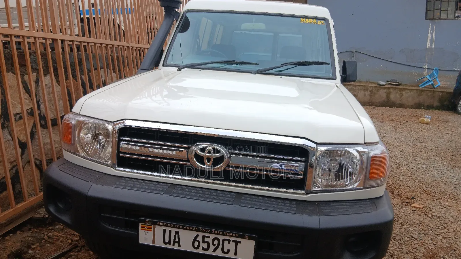Toyota Land Cruiser 2007 White