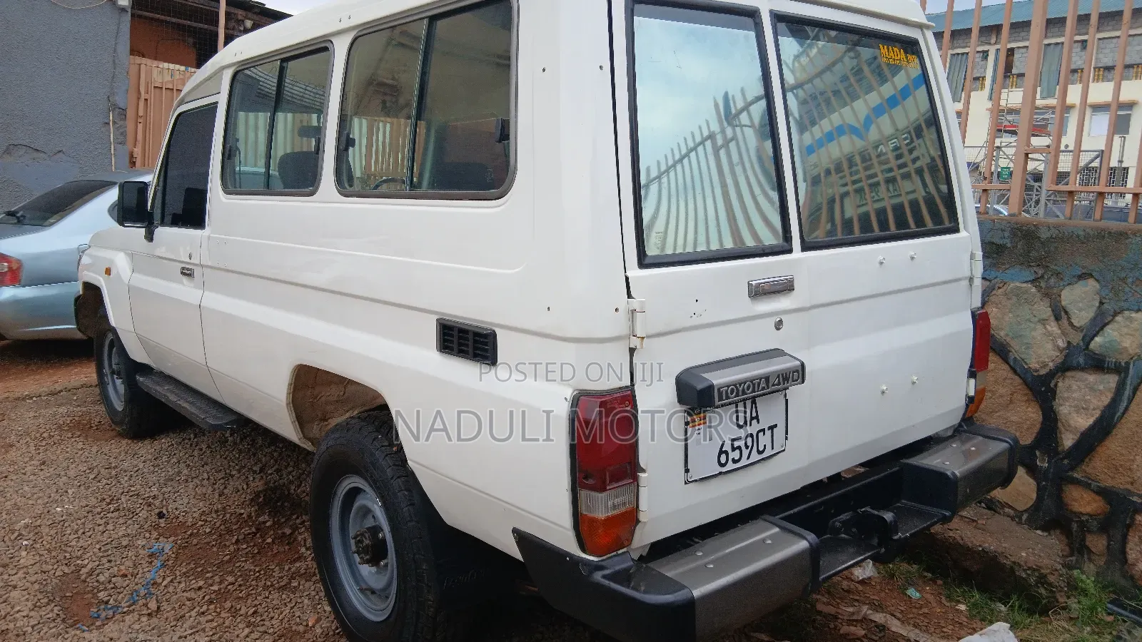 Toyota Land Cruiser 2007 White